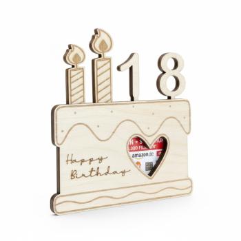 Gutscheingeschenkkartenhalter aus graviertem Holz mit eingesteckten Geburtstagszahlen und Platz für eine Gutscheinkarte.